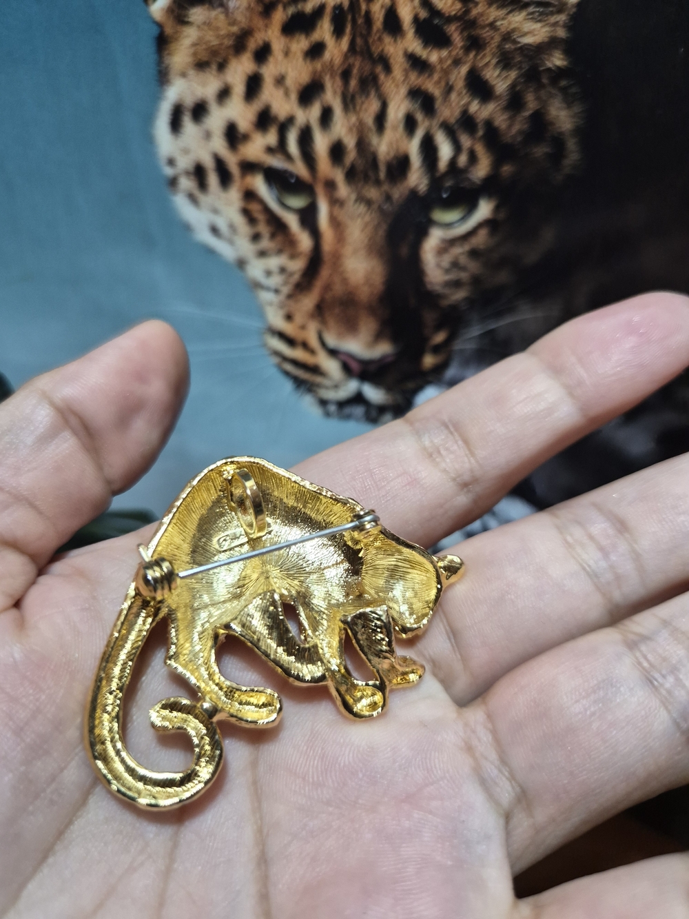 Park Lane Gold and Black Leopard Brooch - Picture 2 of 4